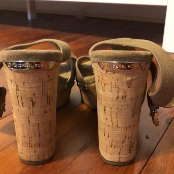 Michael Kors Suede Platform - Picture 4 of 5